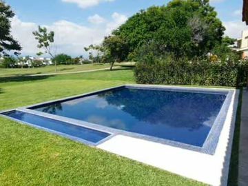 CASA EN VENTA EN EXCLUSIVO CLUB DE GOLF “PARAÍSO COUNTRY CLUB”