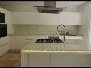 CASA EN VENTA EN EXCLUSIVO CLUB DE GOLF “PARAÍSO COUNTRY CLUB”