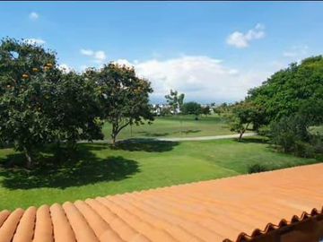 CASA EN VENTA EN EXCLUSIVO CLUB DE GOLF “PARAÍSO COUNTRY CLUB”