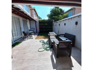 CASA DUPLEX AMOBLADA  en ARRIENDO.Quintas de la CASTELLANA