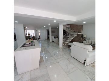 CASA DUPLEX AMOBLADA  en ARRIENDO.Quintas de la CASTELLANA