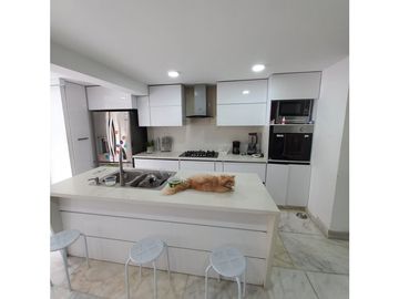 CASA DUPLEX AMOBLADA  en ARRIENDO.Quintas de la CASTELLANA