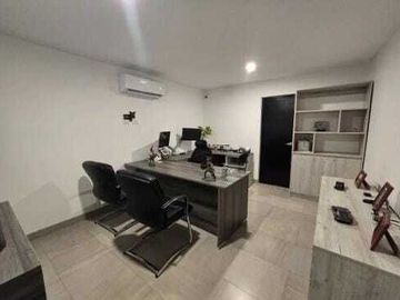 Casa de 6 Habitaciones Ideal para Oficinas en Montevideo Mérida Yucatán