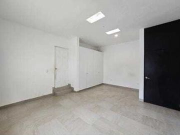Casa de 6 Habitaciones Ideal para Oficinas en Montevideo Mérida Yucatán