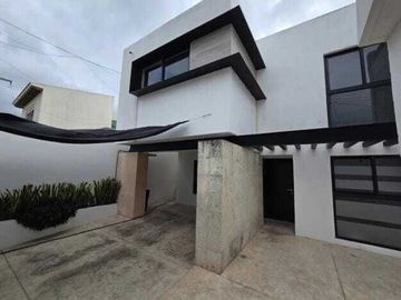 Casa de 6 Habitaciones Ideal para Oficinas en Montevideo Mérida Yucatán