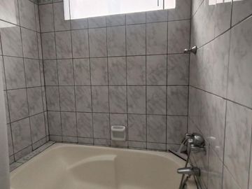 OCASION CASA 225M2  CERCA A LA UPC