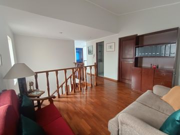 OCASION CASA 225M2  CERCA A LA UPC