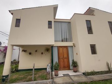OCASION CASA 225M2  CERCA A LA UPC