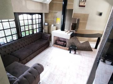 Chalet en venta en Villa Luzuriaga