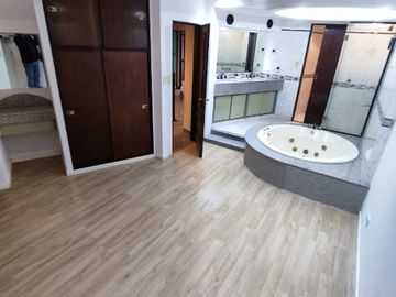 Chalet en venta en Villa Luzuriaga