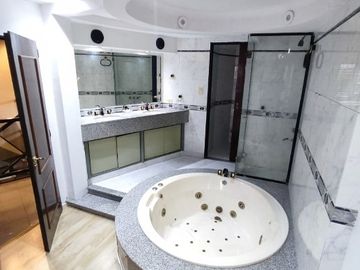 Chalet en venta en Villa Luzuriaga