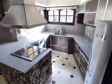 Chalet en venta en Villa Luzuriaga