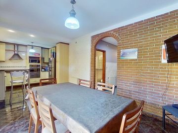 CASA VENTA 4 AMB AVELLANEDA PARQUE PILETA QUINCHO