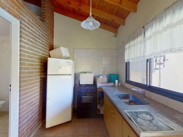 CASA VENTA 4 AMB AVELLANEDA PARQUE PILETA QUINCHO