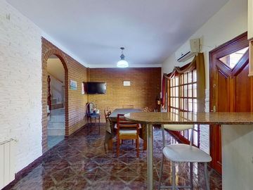 CASA VENTA 4 AMB AVELLANEDA PARQUE PILETA QUINCHO