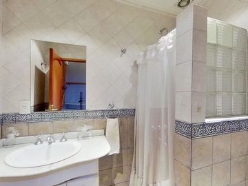 CASA VENTA 4 AMB AVELLANEDA PARQUE PILETA QUINCHO
