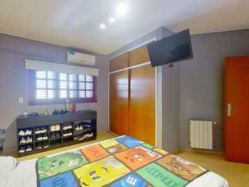 CASA VENTA 4 AMB AVELLANEDA PARQUE PILETA QUINCHO
