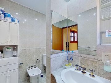 CASA VENTA 4 AMB AVELLANEDA PARQUE PILETA QUINCHO