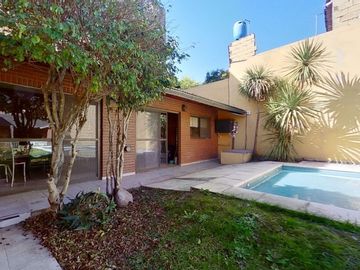 CASA VENTA 4 AMB AVELLANEDA PARQUE PILETA QUINCHO