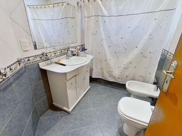 CASA VENTA 4 AMB AVELLANEDA PARQUE PILETA QUINCHO