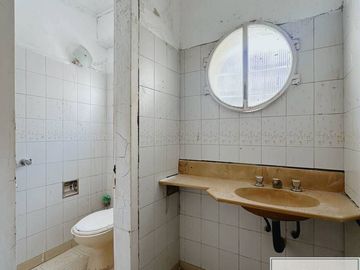 Casa en venta de 4 dormitorios c/ cochera en Centro