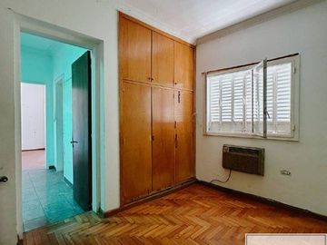 Casa en venta de 4 dormitorios c/ cochera en Centro