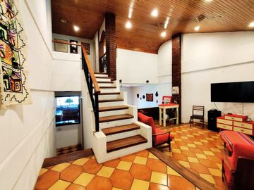 VENTA CASA 4 AMB. VILLA BALLESTER COCHERA Y JARDIN