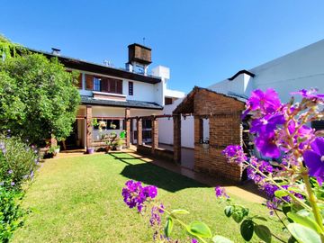 VENTA CASA 4 AMB. VILLA BALLESTER COCHERA Y JARDIN