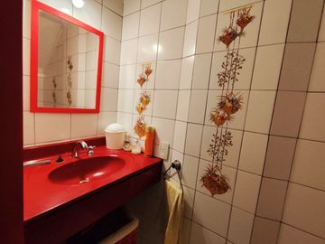 VENTA CASA 4 AMB. VILLA BALLESTER COCHERA Y JARDIN