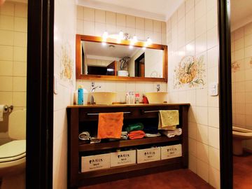 VENTA CASA 4 AMB. VILLA BALLESTER COCHERA Y JARDIN