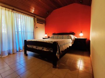 VENTA CASA 4 AMB. VILLA BALLESTER COCHERA Y JARDIN