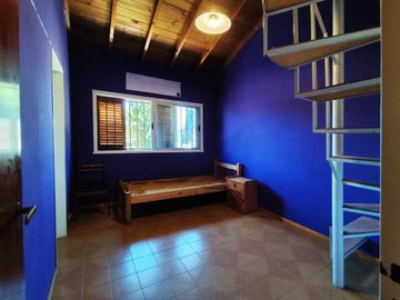 VENTA CASA 4 AMB. VILLA BALLESTER COCHERA Y JARDIN