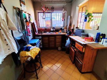 VENTA CASA 4 AMB. VILLA BALLESTER COCHERA Y JARDIN