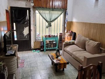 VENTA CASA  VIILLA LUZURIAGA LOTE PROPIO