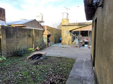 VENTA CASA  VIILLA LUZURIAGA LOTE PROPIO