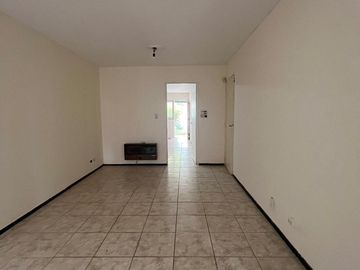 Venta CASA 4ta. Oeste 3 hab. 3 cocher. y jardín.