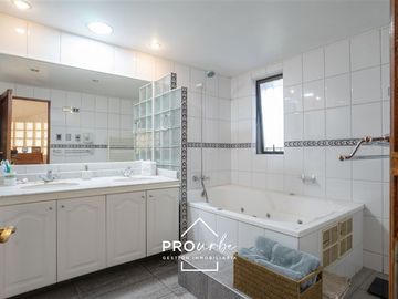 Casa en Venta en Las Arañas / Bilbao