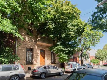 CASA EN VENTA. BOEDO 5 AMB PATIO PARRILLA TERRAZA