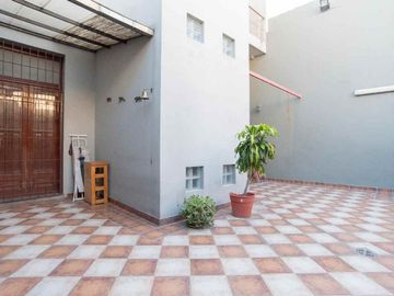 CASA EN VENTA. BOEDO 5 AMB PATIO PARRILLA TERRAZA