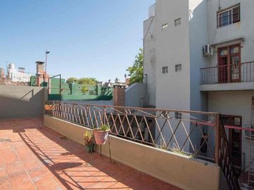 CASA EN VENTA. BOEDO 5 AMB PATIO PARRILLA TERRAZA