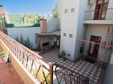 CASA EN VENTA. BOEDO 5 AMB PATIO PARRILLA TERRAZA