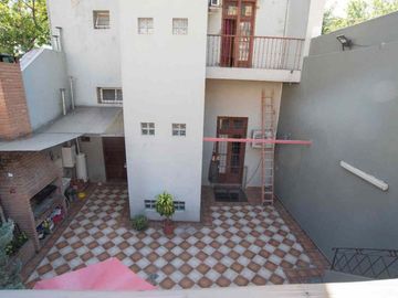 CASA EN VENTA. BOEDO 5 AMB PATIO PARRILLA TERRAZA