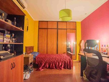 CASA EN VENTA. BOEDO 5 AMB PATIO PARRILLA TERRAZA