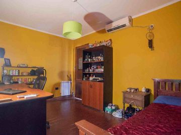 CASA EN VENTA. BOEDO 5 AMB PATIO PARRILLA TERRAZA