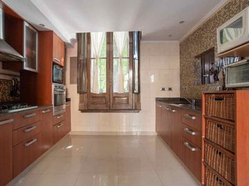 CASA EN VENTA. BOEDO 5 AMB PATIO PARRILLA TERRAZA