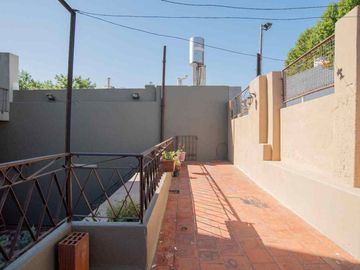 CASA EN VENTA. BOEDO 5 AMB PATIO PARRILLA TERRAZA