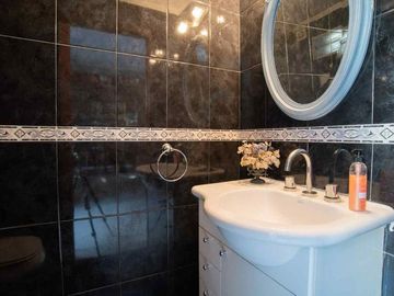 CASA EN VENTA. BOEDO 5 AMB PATIO PARRILLA TERRAZA