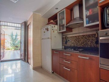 CASA EN VENTA. BOEDO 5 AMB PATIO PARRILLA TERRAZA