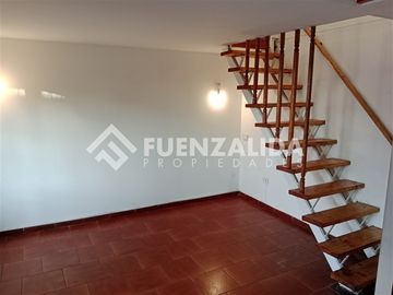 Casa en Venta en Monseñor Carlos Casanueva / Padre Luis Querbes
