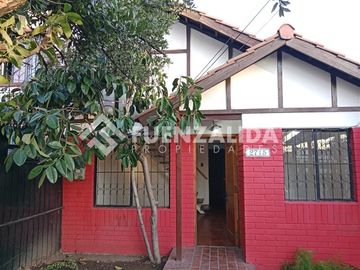 Casa en Venta en Monseñor Carlos Casanueva / Padre Luis Querbes